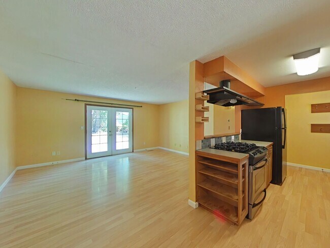 Foto del edificio - 3 Bedroom House ~ Centrally Located ~ Pet ...