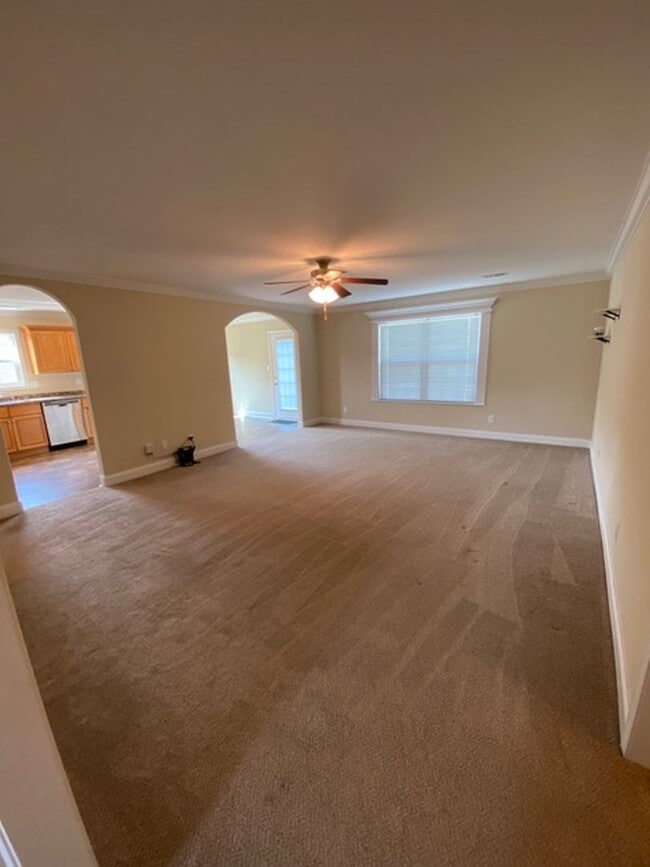 Building Photo - Maryville 37801 - 3 bedroom, 2 bath home w...