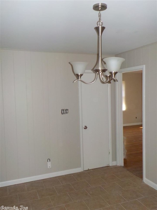 Building Photo - 13 Fair Oaks Dr