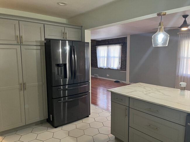 Building Photo - 8900 S Merrill Ave