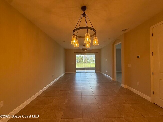 Building Photo - 7954 Loren Cove Dr