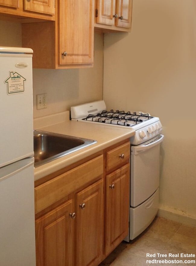 Photo - 1144 Commonwealth Ave Apartment