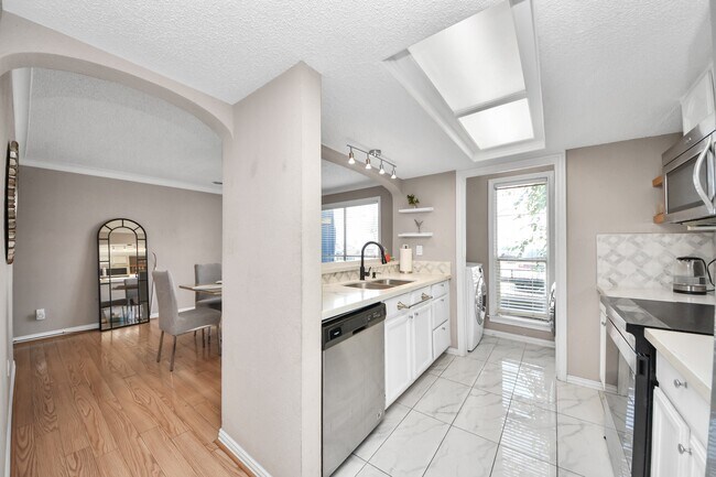 Building Photo - 781 Country Pl Dr