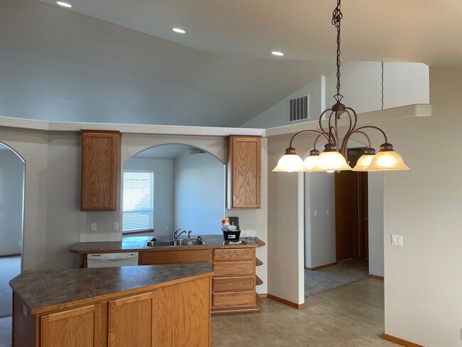 Foto del edificio - Beautiful 3 bed/2 bath rancher style home in Post Falls Idaho! Apply today!