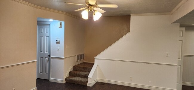 Building Photo - 479 E 820 S
