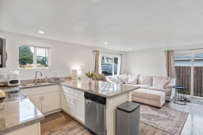 Foto del edificio - 4817 N Vassault Dr