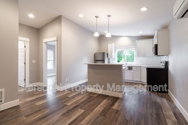 Primary Photo - 209 W 30th St