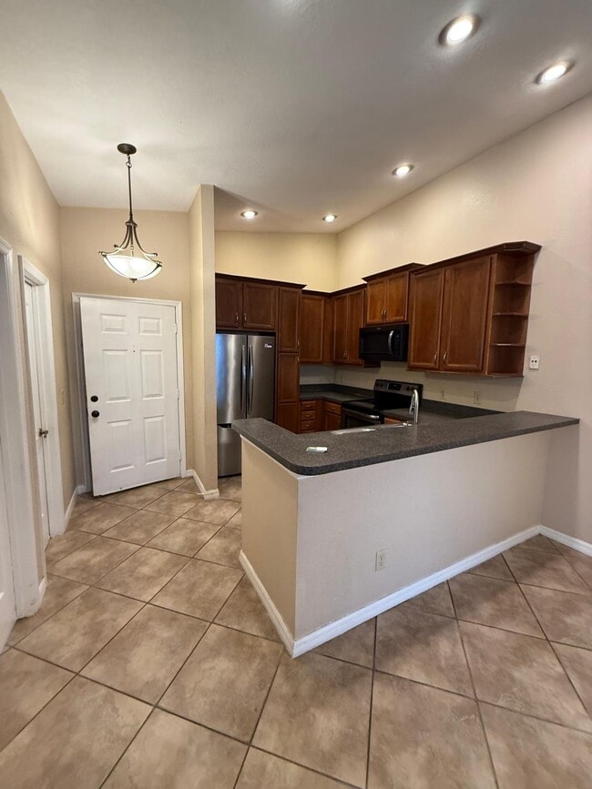 Building Photo - 6019 Scotchwood Gln