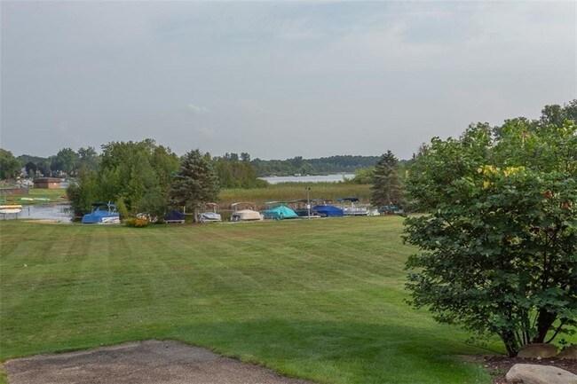 Foto del edificio - 6876 Northcrest Way E