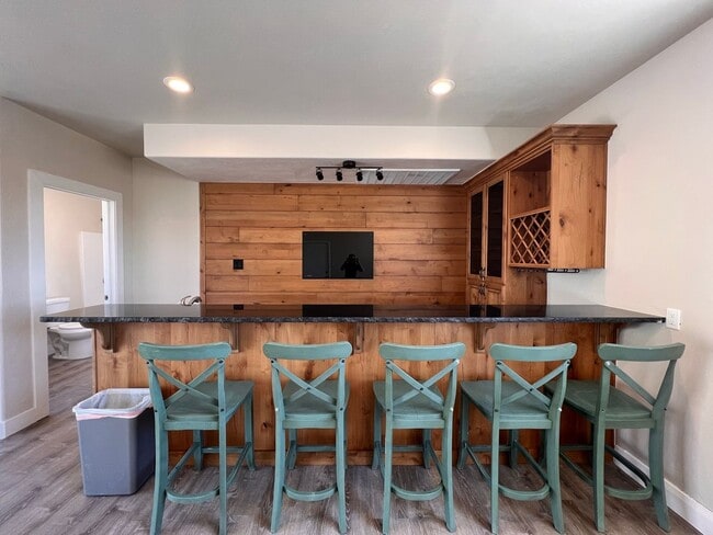 Building Photo - *utilities included* Remodeled Studio Apartment In Hildale