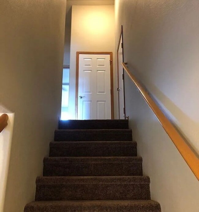 Foto del edificio - "Charming 3-Bedroom McMinnville Home with Cozy Fireplace and Spacious Living!"
