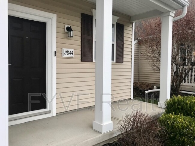 Building Photo - 2844 Hillstone St