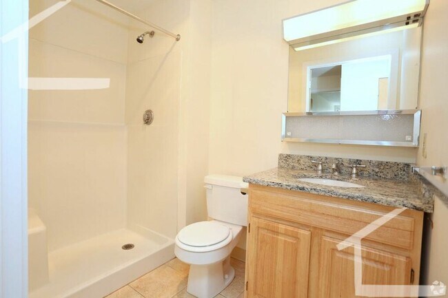 Foto del edificio - No Brokers Fee Unit in Luxury Building, Gym, Swimming Pool,  Concierge, Elevator, Central Heat/AC