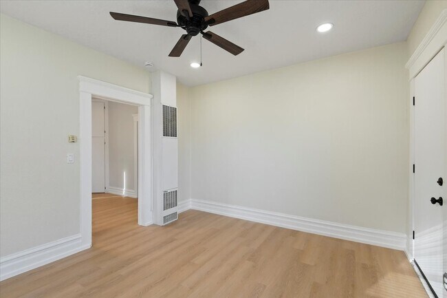 Foto del edificio - 309 N Commercial Ave