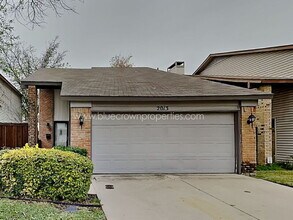 Building Photo - 2013 Via Miramonte