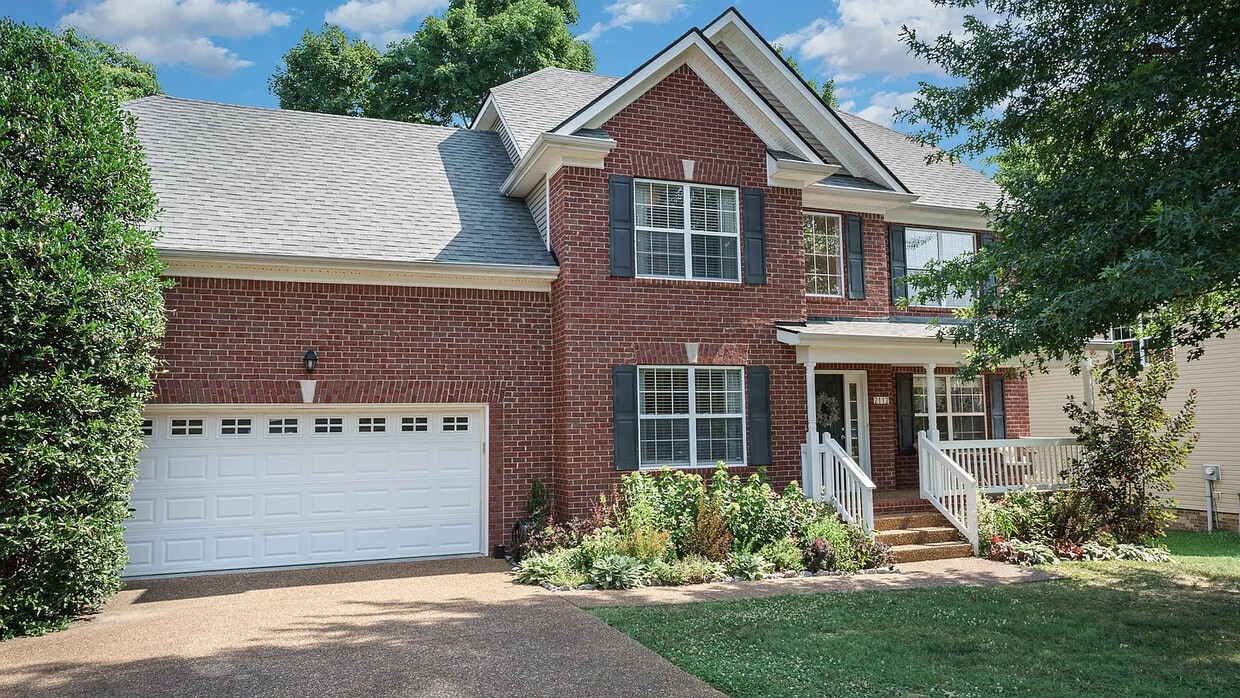 Primary Photo - 2112 Burgess Ln