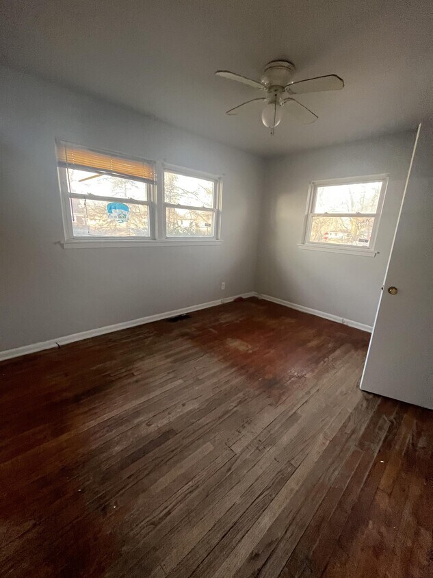 Primary Photo - 4025 E 10th Ave