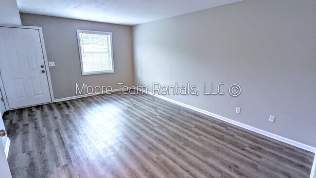 Foto del edificio - 2188 Howard Gap Rd