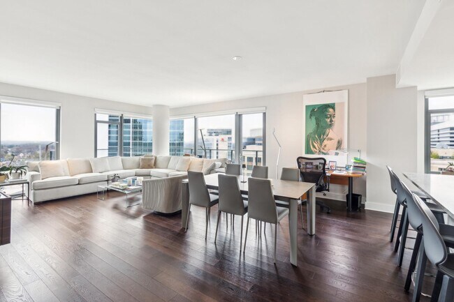 Foto del edificio - 4960 Fairmont Ave