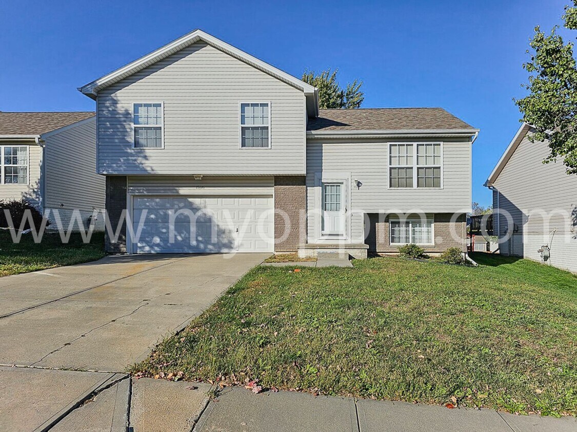 Primary Photo - Gorgeous 3 Bedroom / 2 Bathroom Home | Chalco