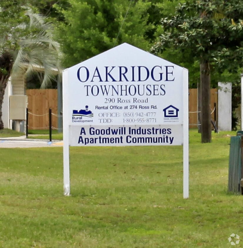 Building Photo - Oakridge Townhouses