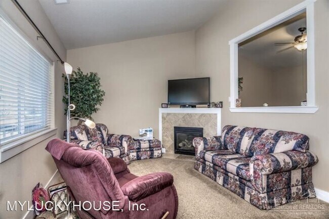 Building Photo - 2 br, 2 bath House - 20701 NE Snow Peaks