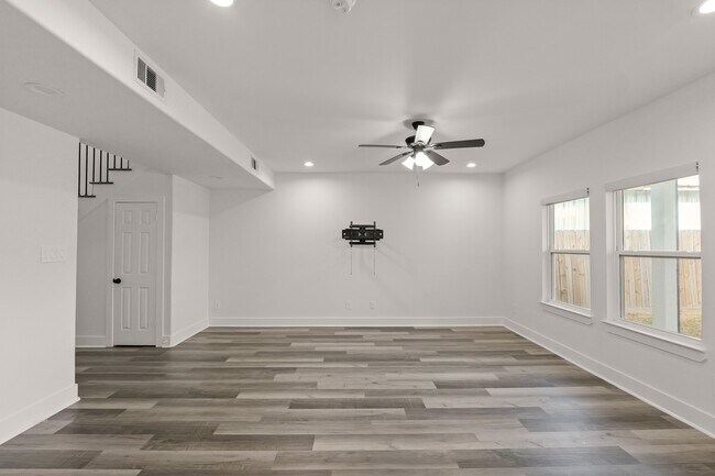 Foto del edificio - 7725 King St
