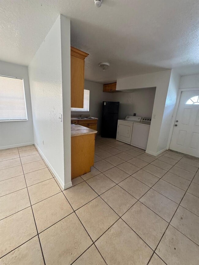 Foto del edificio - 240 NW 56th St