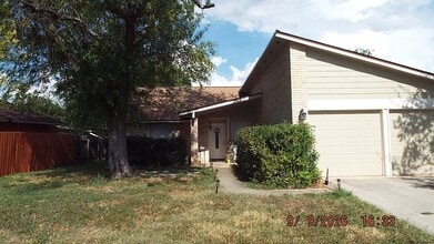 Building Photo - 8311 Meadow Fire St