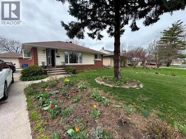 Building Photo - 3863 Longfellow Ave