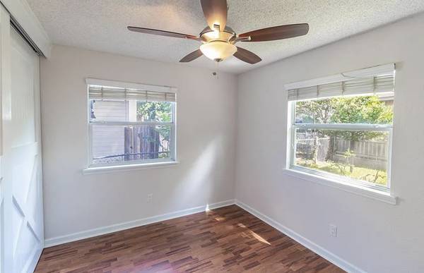 Building Photo - 2324 Santa Rita St