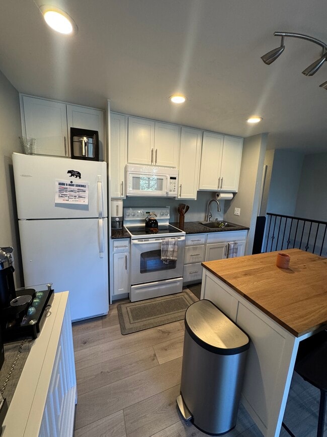 Foto del edificio - 115 Tramway Dr