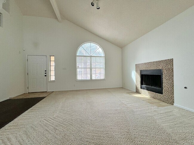 Foto del edificio - West El Paso 3bed 2.5bbath refrig A/C Home