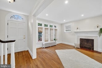 Building Photo - 2933 Ordway St NW