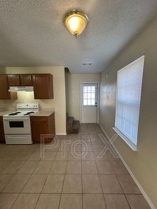 Building Photo - 3400 SW Landau Ct