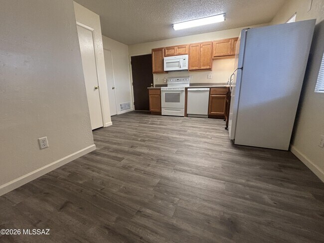 Foto del edificio - 1419 E Linden St