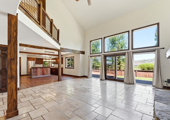 Building Photo - 1422 Cutter Ln
