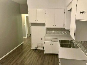 Building Photo - 143 Park St