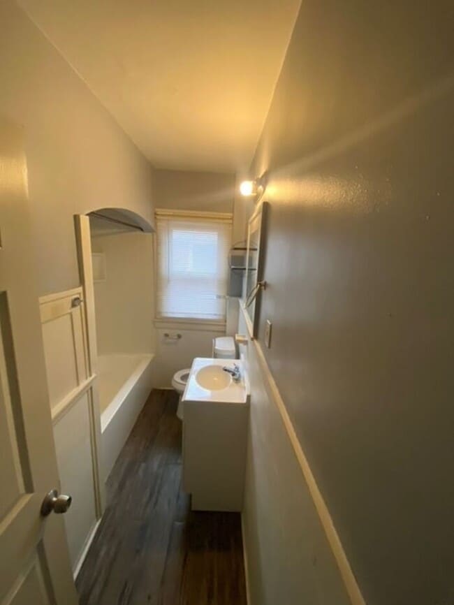 Building Photo - Huge 3 bedroom Accepting Section 8- NO DEPOSIT