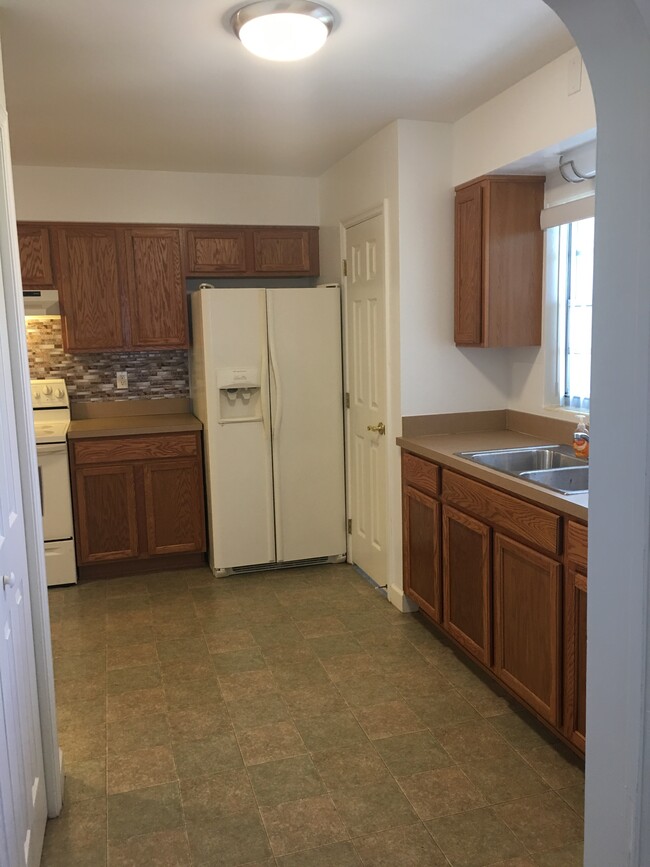Kitchen - 617 North Canal Street