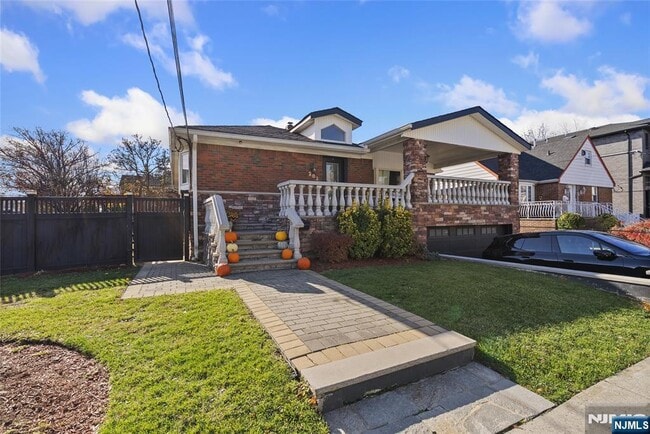 Building Photo - 202 Knox Ave