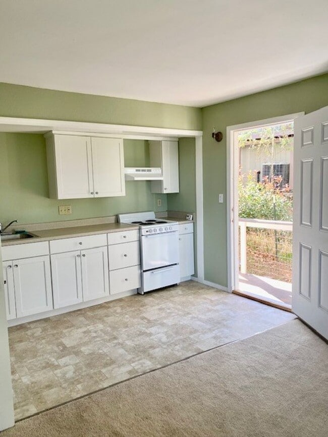 Building Photo - 18448 Song Sparrow Ct