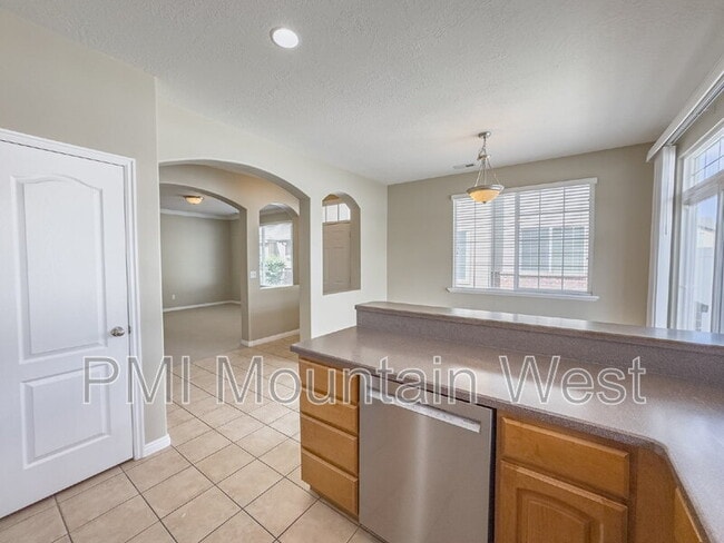 Building Photo - 948 Chelsea Ln