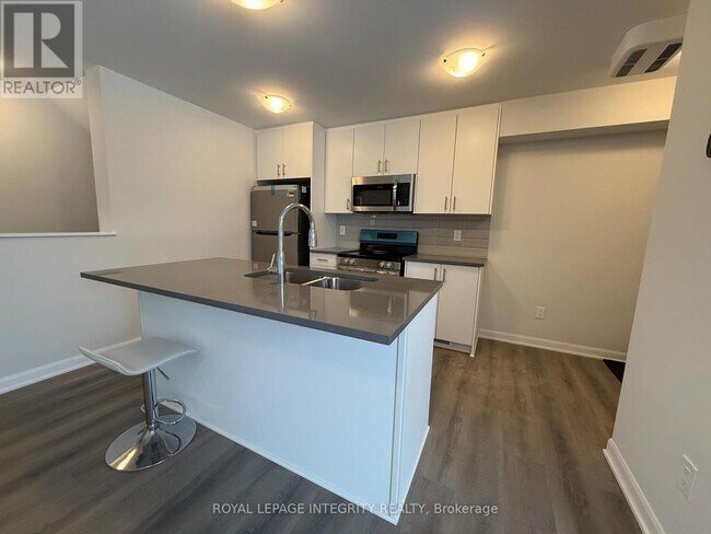 Photo du bâtiment - 1217 Creekway Private