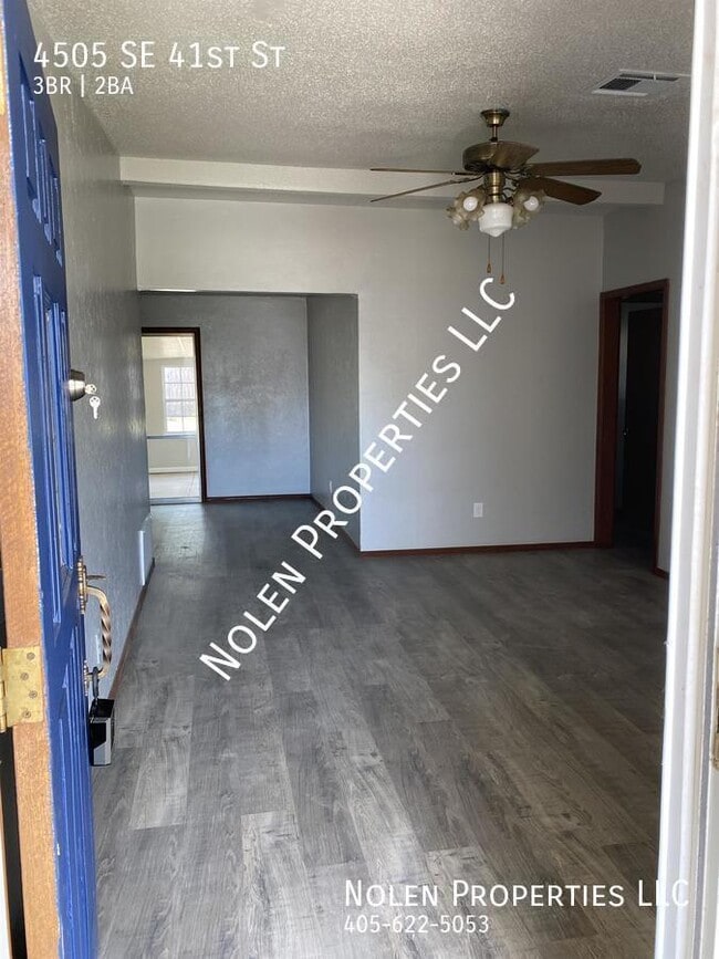 Foto del edificio - 4505 SE 41st St