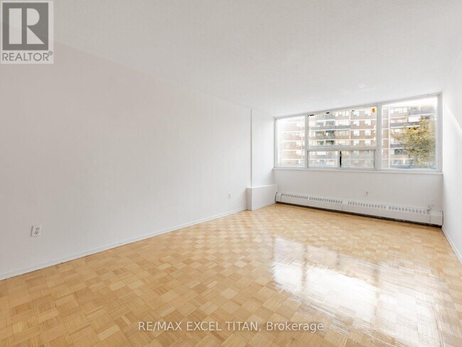 Photo du bâtiment - 1385 Midland Ave