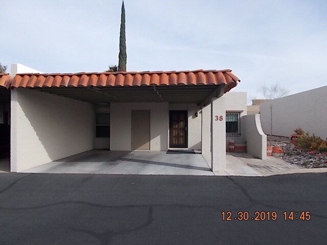 Primary Photo - 2525 E Prince Rd