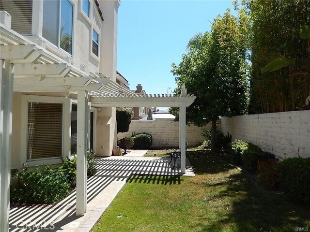 Foto del edificio - 13311 Saratoga Dr
