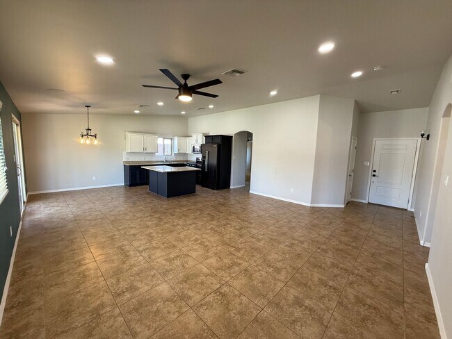 Building Photo - Beautiful Solar Home in Scottsdale East Su...