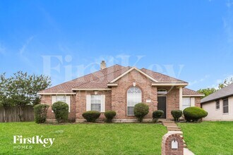 Building Photo - 925 Parkwood Trail